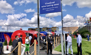 mobitruck организовал площадку питания и бизнес встреч на ПМЭФ 2022 - фото - 9