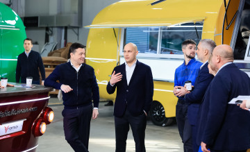 губернатор МО Андрей Воробьев обсудил программу по размещениям фудтраков в МО с подачей электричества - фото - 8