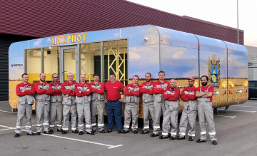 тройной мобитрак! 60 м2. Эволюция фудтраков. Такого еще никто не делал - фото - 10