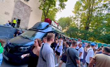 дружественная атмосфера, качественная музыка и культовые ребра - фото - 1